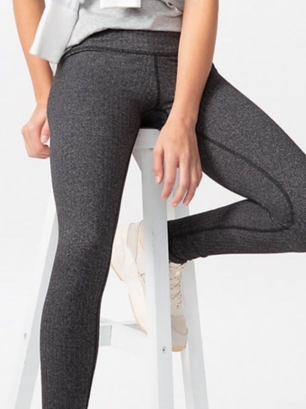 Ivivva by Lululemon Grey/Black Herringbone Print Leggings size 14 teen girls